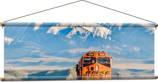 WallClassics - Textielposter - Oranje Trein in IJslandschap op Spoor - 120x40 cm Foto op Textiel