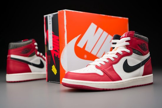 Air Jordan 1 Retro High OG Chicago Lost and Found DZ5485-612 Maat 36.5  Kleur als op... | bol.com