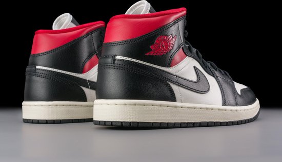 Air Jordan 1 Mid Gym Red Panda - Maat 37.5 - Rood - Schoenen -Doos zonder  deksel | bol
