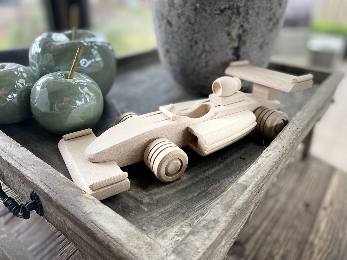 Formule 1 auto van hout