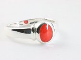 Fijne hoogglans zilveren ring met rode koraal steen - maat 19