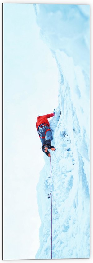 Dibond - Man aan het Ijsklimmen - 40x120 cm Foto op Aluminium (Wanddecoratie van metaal)