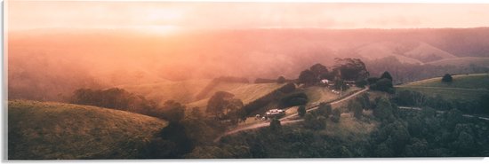 WallClassics - Acrylglas - Heuvellandschap met Oranjekleurige Lucht - 60x20 cm Foto op Acrylglas (Wanddecoratie op Acrylaat)