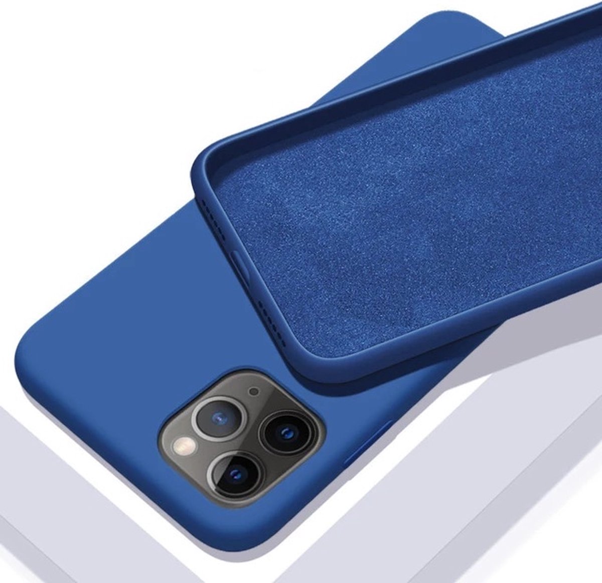 Apple iPhone 13 Telefoonhoesje Donker Blauw - Siliconen - Mat - Bumper - Shockproof - Softcase