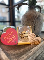 Cadeau pakket moeder - Waterwijnglas ( Mama jij bent supergezellig) + houten hartje + keramieken onderzetter (Deze lieve mama heeft haar wijntje dubbel en dwars verdiend) - cadeaupakket mama - moederdag