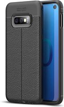 Cadorabo Hoesje geschikt voor Samsung Galaxy S10e in Diep Zwart - Beschermhoes gemaakt van TPU siliconen met edel kunstleder applicatie Case Cover Etui