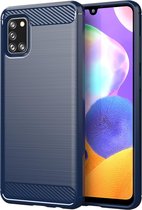 Cadorabo Hoesje geschikt voor Samsung Galaxy A31 in BRUSHED BLAUW - Beschermhoes van flexibel TPU siliconen in roestvrij staal-carbonvezel look Case Cover