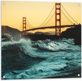 WallClassics - Tuinposter – Wilde Zee bij Golden Gate Bridge in San Francisco - 80x80 cm Foto op Tuinposter (wanddecoratie voor buiten en binnen)