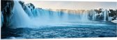 WallClassics - PVC Schuimplaat - Goðafoss Watervallen in IJsland - 150x50 cm Foto op PVC Schuimplaat (Met Ophangsysteem)