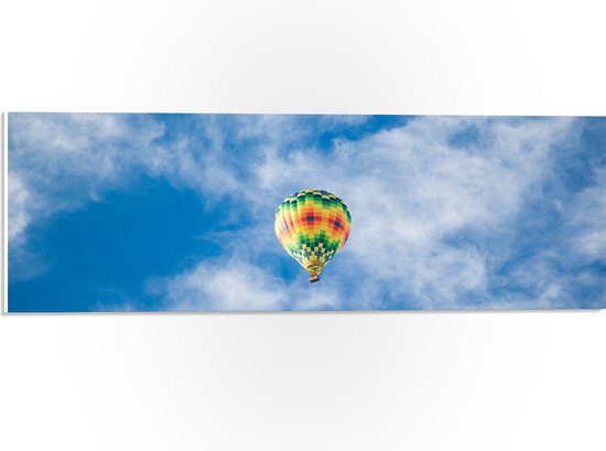 WallClassics - PVC Schuimplaat - Kleurrijke Luchtballon met Blokpatroon - 60x20 cm Foto op PVC Schuimplaat (Met Ophangsysteem)