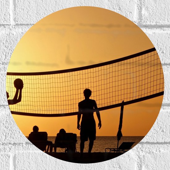 Muursticker Cirkel - Silhouet van Gelukkig Familie op het Strand tijdens Volleybal - 30x30 cm Foto op Muursticker