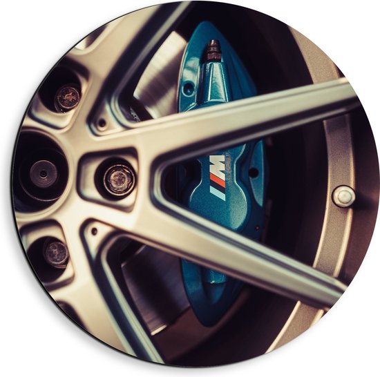 WallClassics - Dibond Muurcirkel - Blauwe Remklauwen in Autowiel - 40x40 cm Foto op Aluminium Muurcirkel (met ophangsysteem)