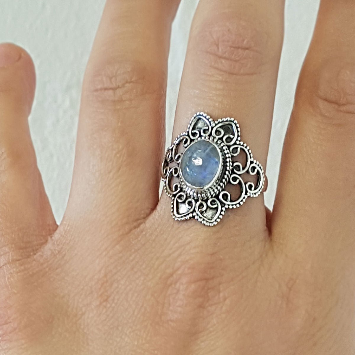Jewelryz | Shyla | Ring 925 zilver met edelsteen maansteen | 15.00 mm / maat 47
