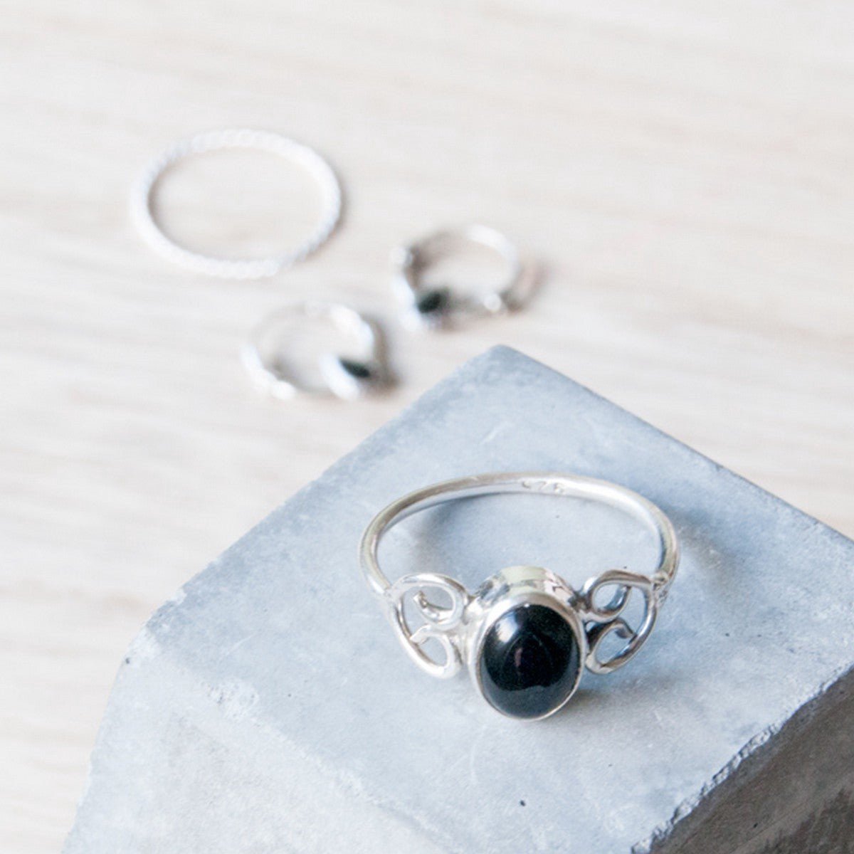 Jewelryz | Keira | Ring 925 zilver Met Zwarte Onyx Steen | 16.00 mm / maat 50
