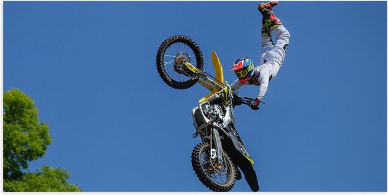 Foto: Wallclassics poster mat freestyle motocross boven boom 100x50 cm foto op posterpapier met een matte look