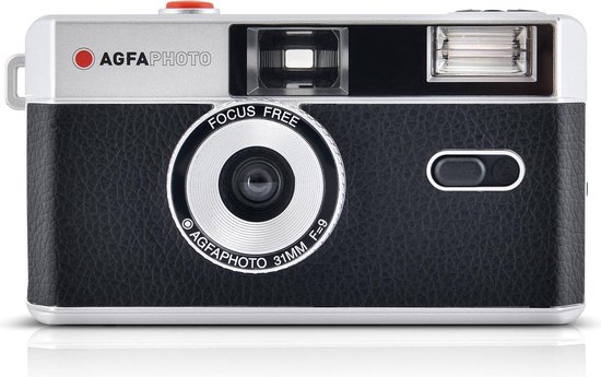 Zwarte en zilverkleurige AgfaPhoto analoge camera met focusvrije lens.