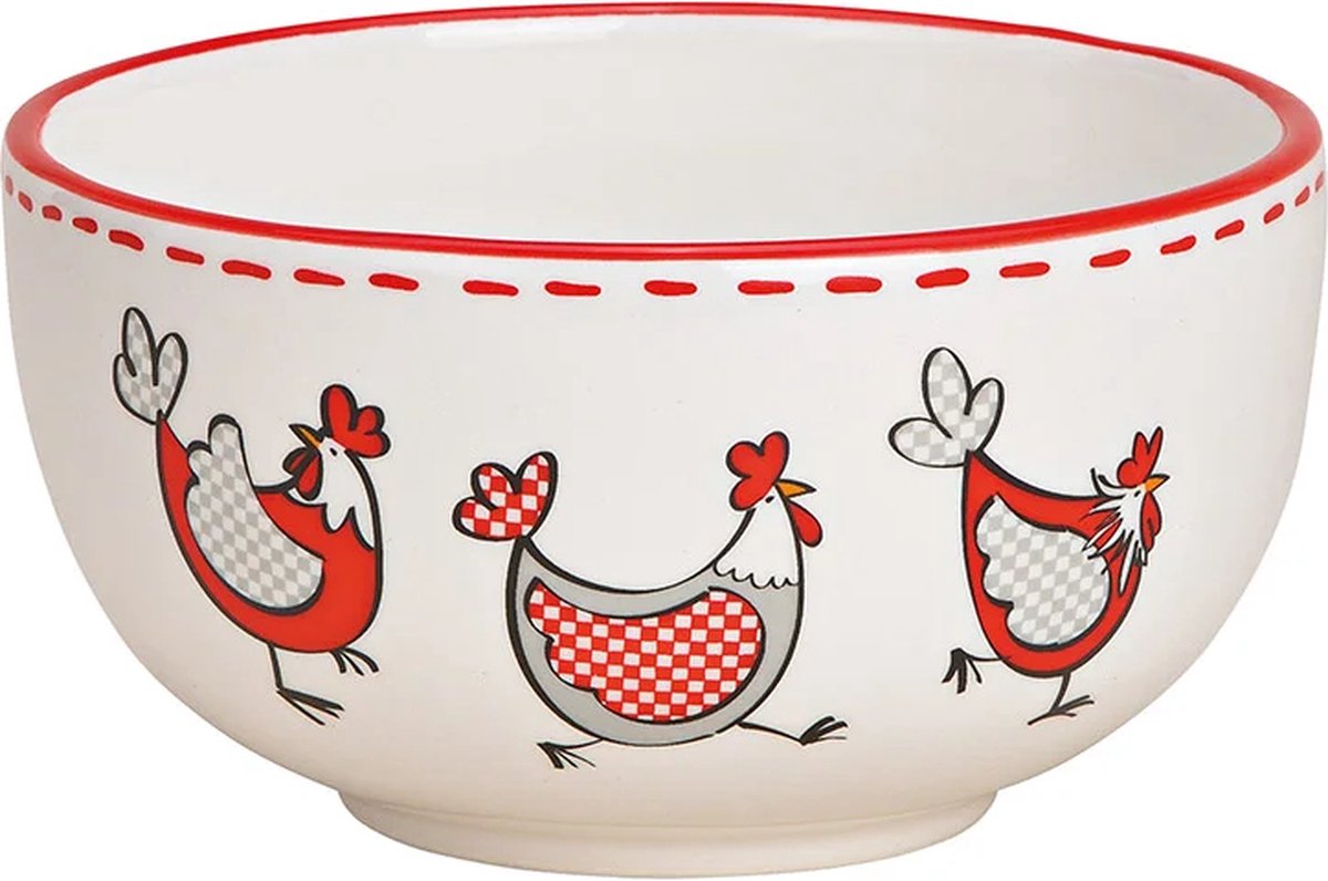 Flinke kom met print van getekende kippen. De hoofdkleuren zijn rood en wit. De kom is gemaakt van keramiek, de afmetingen zijn 14 cm breed, 7 cm hoog en 14 cm diep.