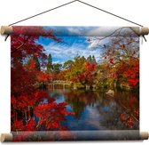 Textielposter - Rode Bladeren bij het Water - 40x30 cm Foto op Textiel