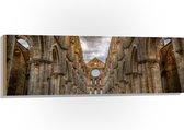 WallClassics - Hout - Klooster in Italië - De abdij van Saint Galgano - 120x40 cm - 9 mm dik - Foto op Hout (Met Ophangsysteem)