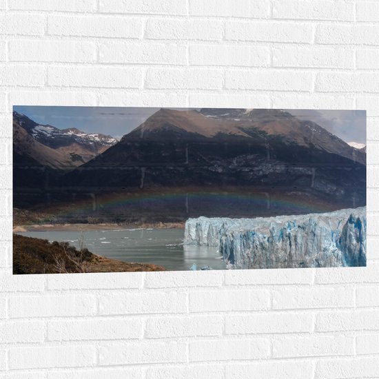 WallClassics - Muursticker - Regenboog onder aan Berg bij IJskappen - 100x50 cm Foto op Muursticker