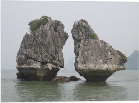 WallClassics - Drapeau - Deux rochers dans le lac - Photo 40x30 cm sur drapeau polyester