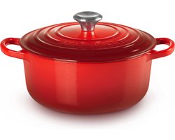 Le Creuset Braadpan Signature Kersenrood – Ø 22 cm / 3,3 Liter – Ronde Gietijzeren Braadpan – In Levendige Kersenrode Tint – Voor Stoven, Braden of Soepen – Geschikt voor Inductie, Oven en Vaatwasser