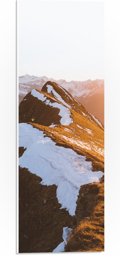 WallClassics - PVC Schuimplaat - Klein Hoopje Sneeuw op Hoge Berg in Landschap - 20x60 cm Foto op PVC Schuimplaat (Met Ophangsysteem)