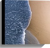 Canvas - Blauwe Zee met Strand - 30x30 cm Foto op Canvas Schilderij (Wanddecoratie op Canvas)