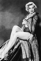 Poster / Papier - Filmsterren - Retro / Vintage - Marilyn Monroe in wit / grijs / zwart - 60 x 90 cm