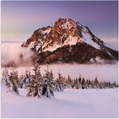 Poster Glanzend – Bergtop boven Wolkendek Uitstekend - 50x50 cm Foto op Posterpapier met Glanzende Afwerking