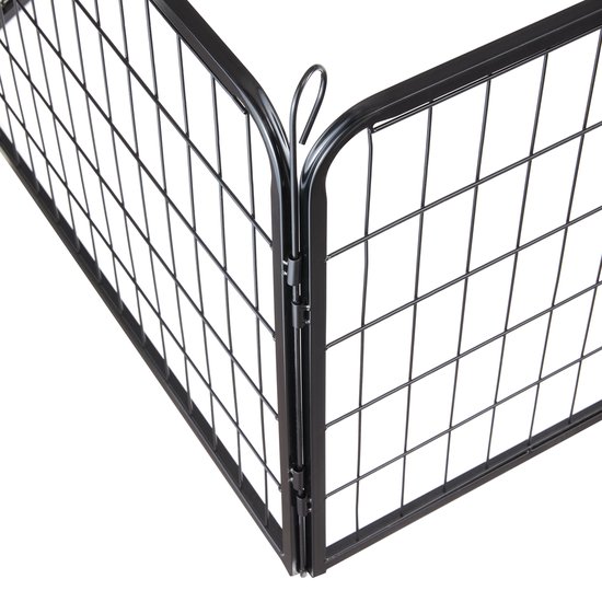 Gedetailleerde weergave van de hoekverbinding van zwarte metalen panelen voor een puppyren.