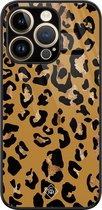 Casimoda® hoesje - Geschikt voor iPhone 14 Pro Max - Jungle Wildcat - Luxe Hard Case Zwart - Backcover telefoonhoesje - Goudkleurig