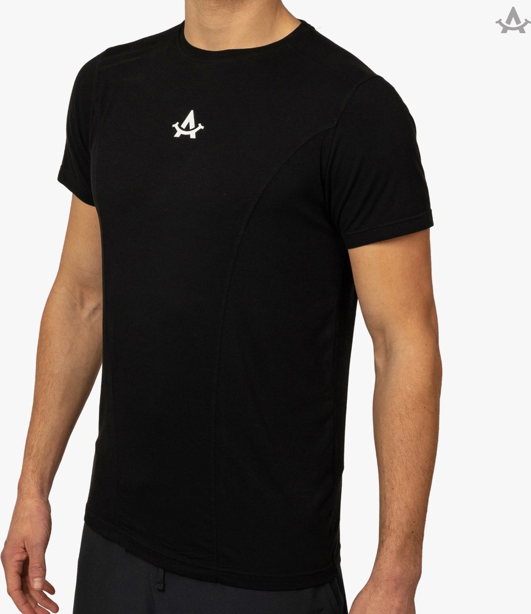 Sportshirt - 100% Duurzaam - Zwart - Handgemaakt in Portugal - Heren - Extra Lang - Fitness shirt mannen - Padel - Hardlopen - APM - S