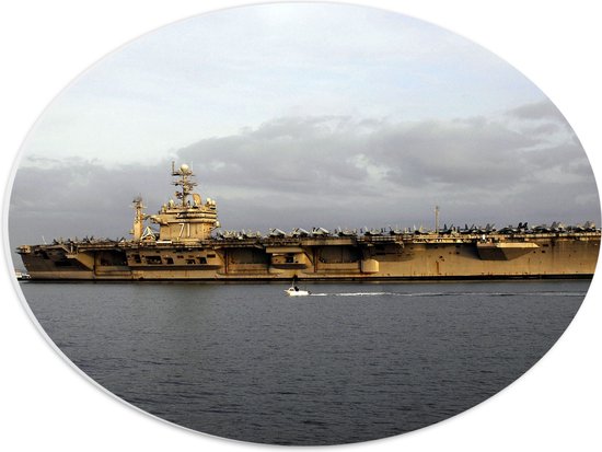 WallClassics - PVC Schuimplaat Ovaal - Geel schip vol met Vliegtuigen op Zee - 40x30 cm Foto op Ovaal (Met Ophangsysteem)