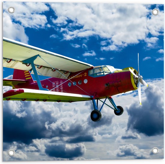 WallClassics - Tuinposter – Rode Zweefvliegtuig in de Lucht - 50x50 cm Foto op Tuinposter (wanddecoratie voor buiten en binnen)