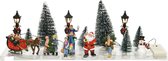 16x stuks Led kerstdorp accessoires figuurtjes/poppetjes en kerstboompje 15 cm - Kerstdorp onderdelen kerstversiering