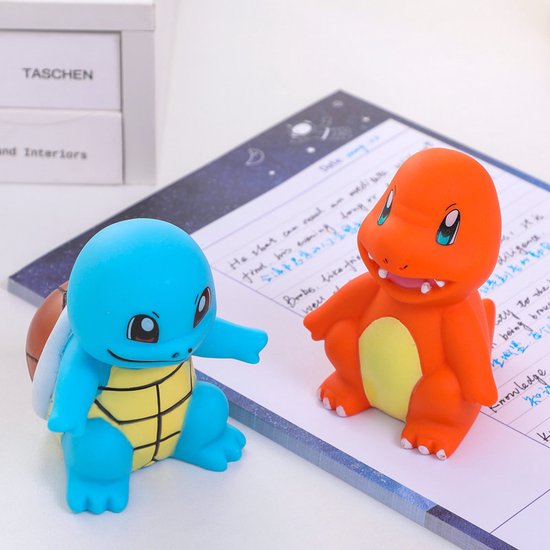 Afbeelding van het spel Pokémon bedlampje Charmander Pikachu nachtlamp Staand Led Slaapkamer Mini Lamp Pokemon Speelgoed Trading Card Pro