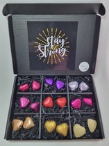 Hartjes Box met Chocolade Hartjes & Mystery Card 'Stay Strong' met persoonlijke (video) boodschap | Valentijnsdag | Moederdag | Vaderdag | Verjaardag | Chocoladecadeau | liefdevol cadeau