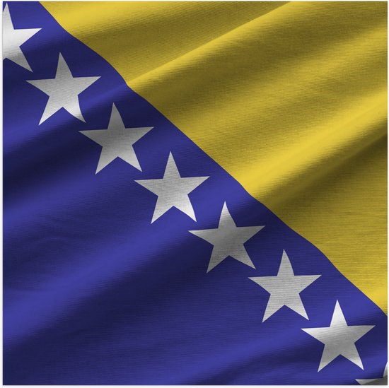 Poster (Mat) - Rimpelige Vlag van Bosnië - 100x100 cm Foto op Posterpapier met een Matte look