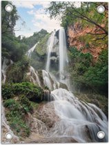 Tuinposter – Hoge Watervallen tussen de Bomen en de Planten in het Regenwoud - 30x40 cm Foto op Tuinposter (wanddecoratie voor buiten en binnen)