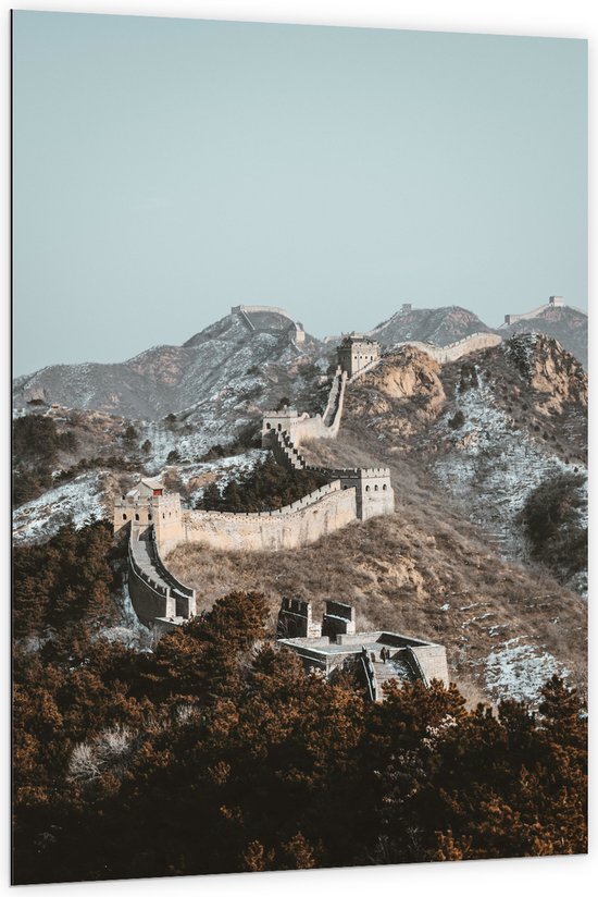 WallClassics - Dibond - Uitzicht op Berg met Chinese Muur bij Blauwe Lucht - 100x150 cm Foto op Aluminium (Wanddecoratie van metaal)