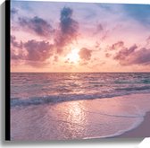 Canvas - Kalme Golven bij het Strand met Zonsondergang - 60x60 cm Foto op Canvas Schilderij (Wanddecoratie op Canvas)