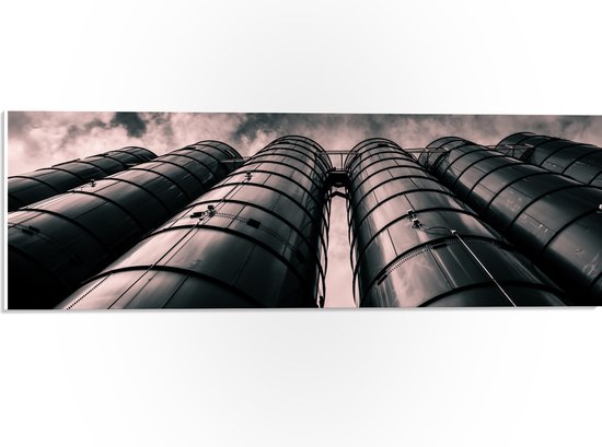WallClassics - PVC Schuimplaat - Industrie Torens - 60x20 cm Foto op PVC Schuimplaat (Met Ophangsysteem)