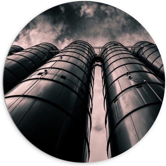 WallClassics - Dibond Muurcirkel - Industrie Torens - 100x100 cm Foto op Aluminium Muurcirkel (met ophangsysteem)