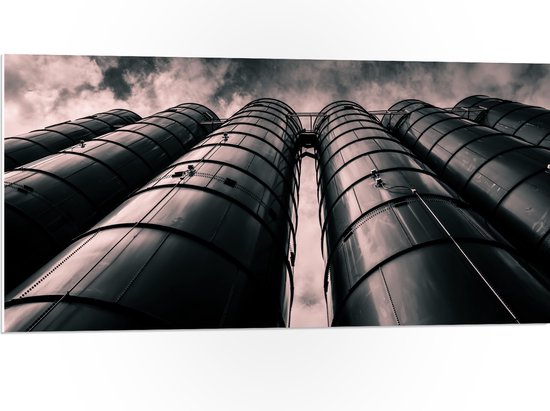 WallClassics - PVC Schuimplaat - Industrie Torens - 100x50 cm Foto op PVC Schuimplaat (Met Ophangsysteem)