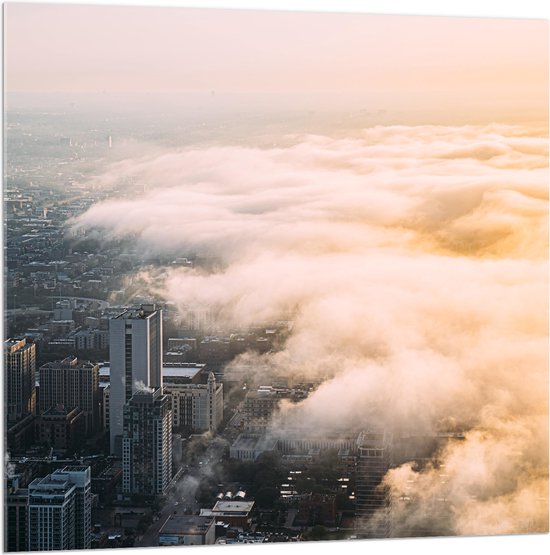 WallClassics - Acrylglas - Laag Wolken over de Stad - 100x100 cm Foto op Acrylglas (Wanddecoratie op Acrylaat)