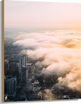 WallClassics - Hout - Laag Wolken over de Stad - 75x100 cm - 9 mm dik - Foto op Hout (Met Ophangsysteem)