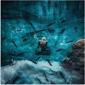 WallClassics - Poster Glossy - Statue dans l' Water avec Pêche - 50x50 cm Photo sur Papier Poster avec Finition Brillante