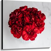 Canvas - Boeket Rode Bloemen op Witte Achtergrond - 100x100 cm Foto op Canvas Schilderij (Wanddecoratie op Canvas)