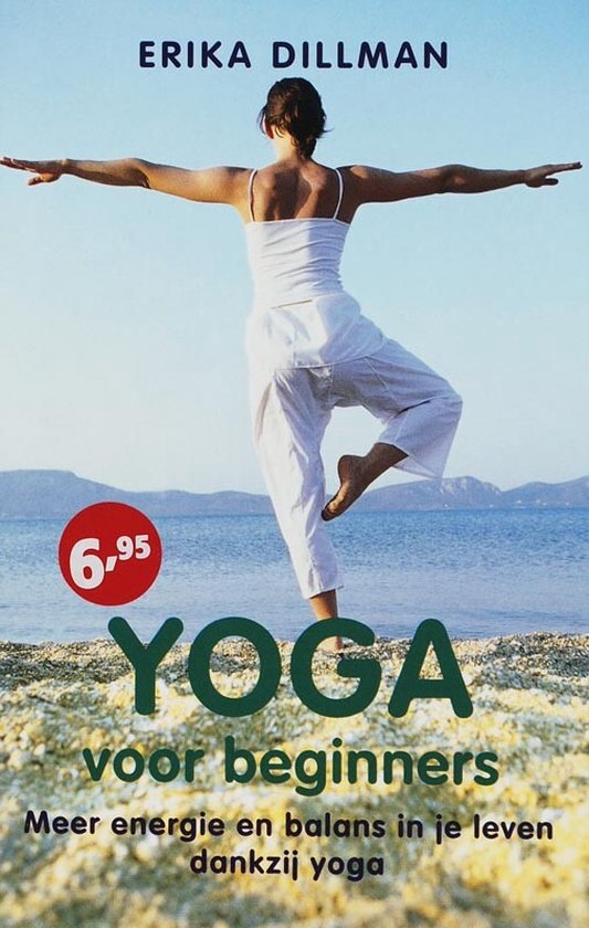Boekomslag: Vrouw in yogahouding op strand, titel 'YOGA voor beginners'